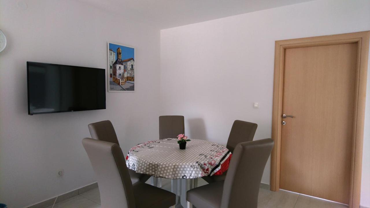 Appartamento Colic Njivice Esterno foto