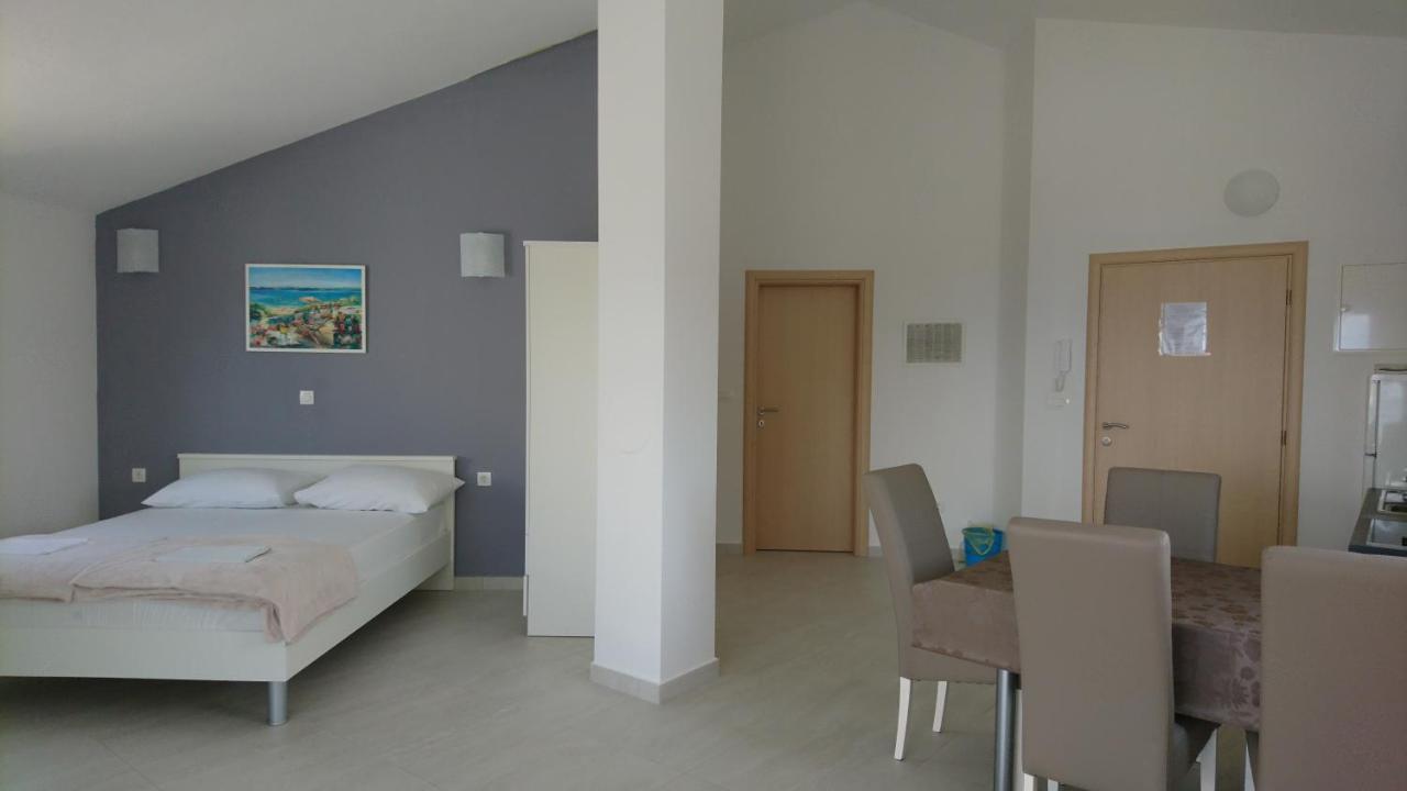 Appartamento Colic Njivice Esterno foto