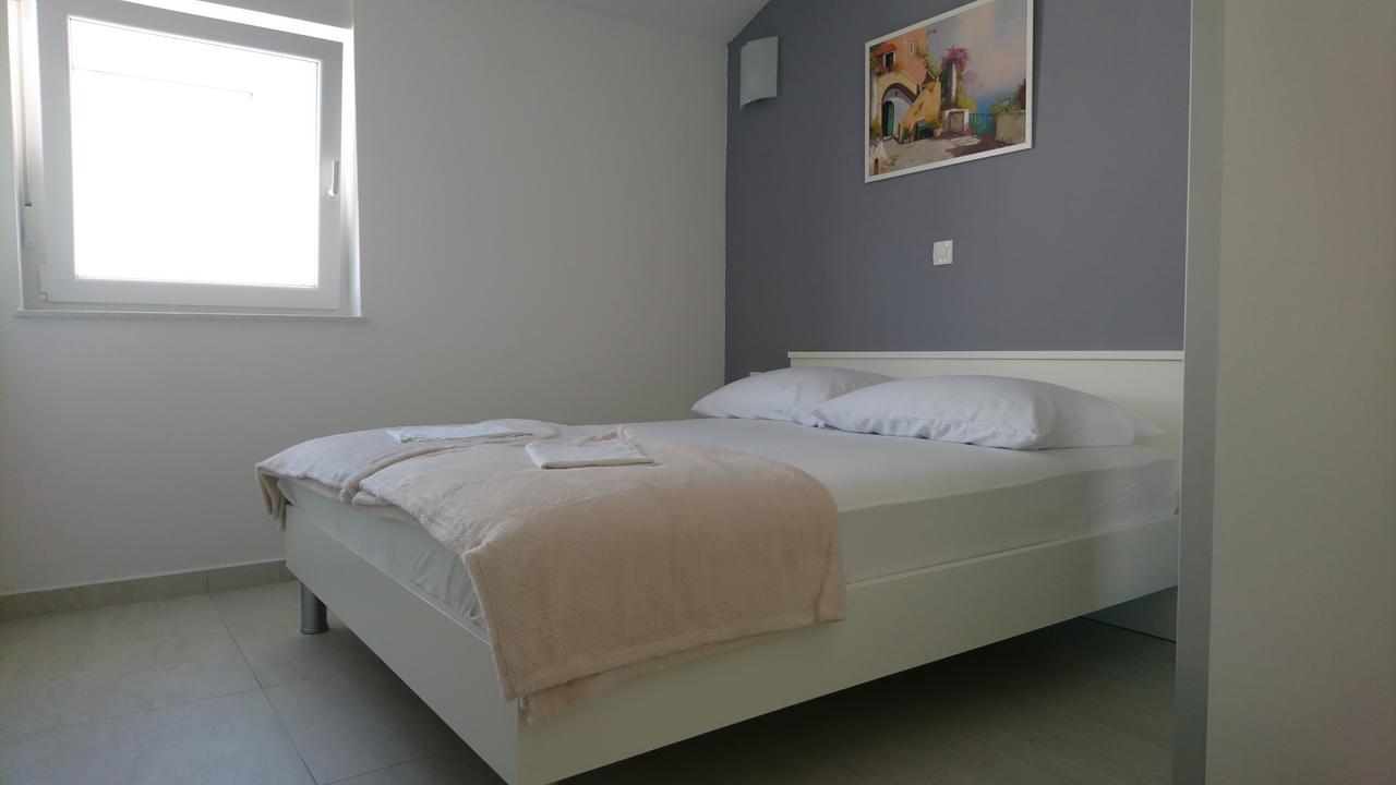 Appartamento Colic Njivice Esterno foto