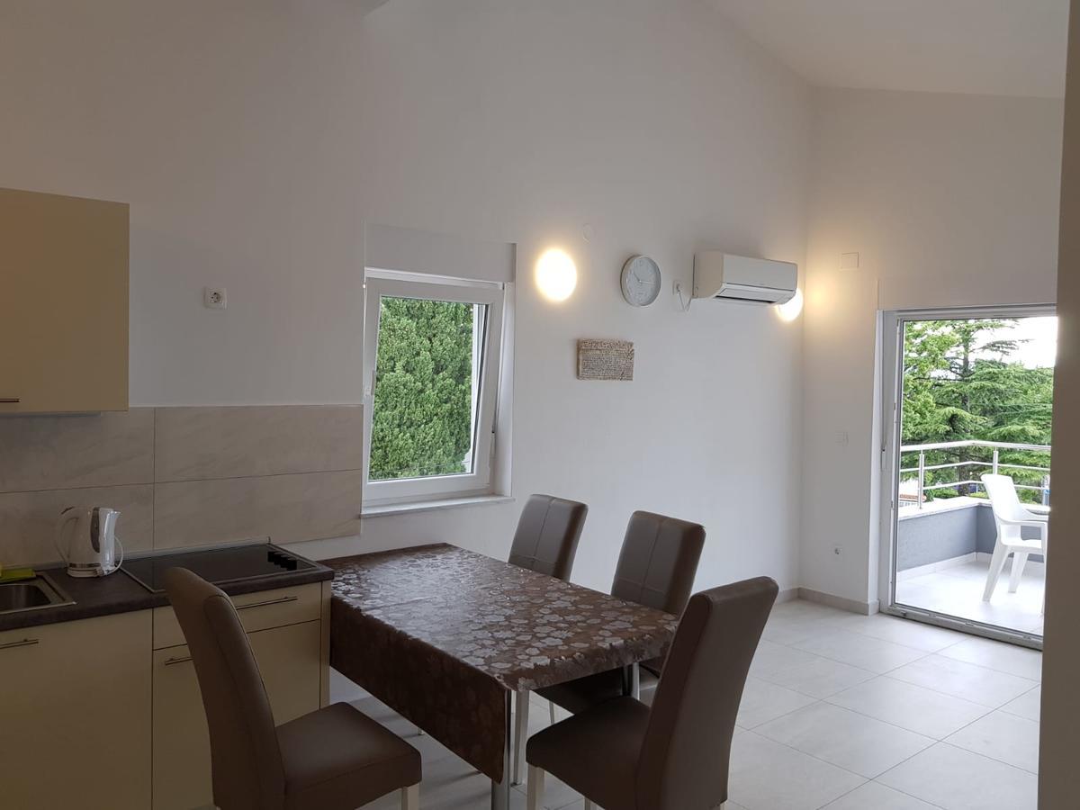 Appartamento Colic Njivice Esterno foto