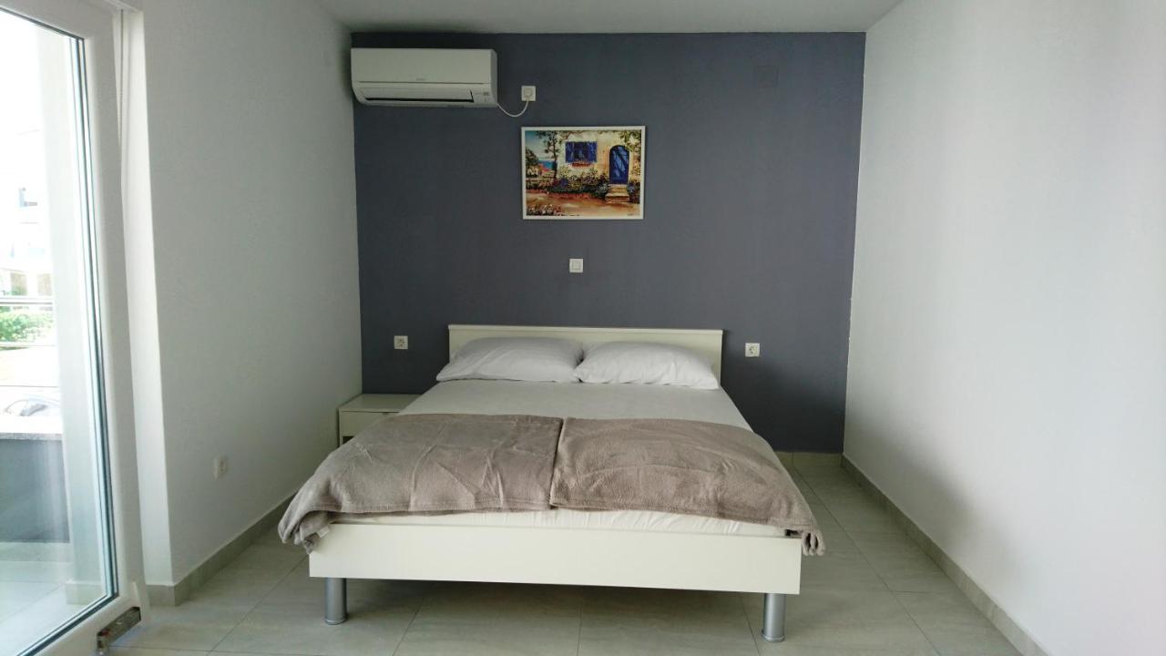 Appartamento Colic Njivice Esterno foto
