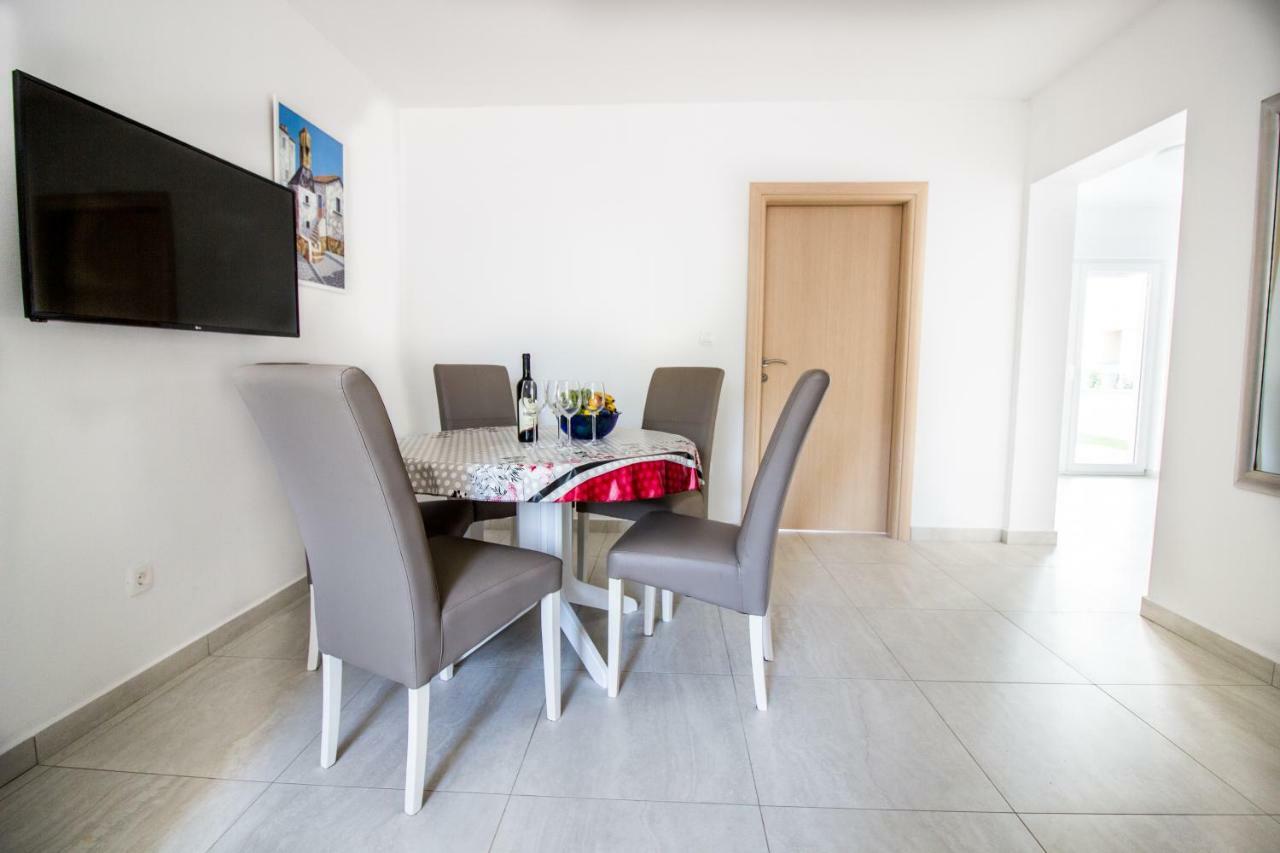 Appartamento Colic Njivice Esterno foto