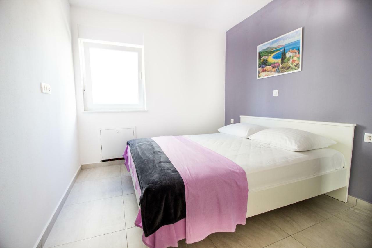 Appartamento Colic Njivice Esterno foto