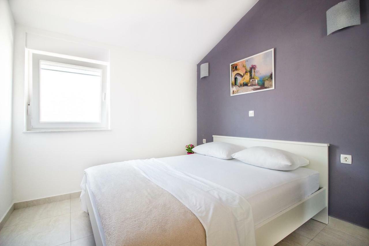 Appartamento Colic Njivice Esterno foto