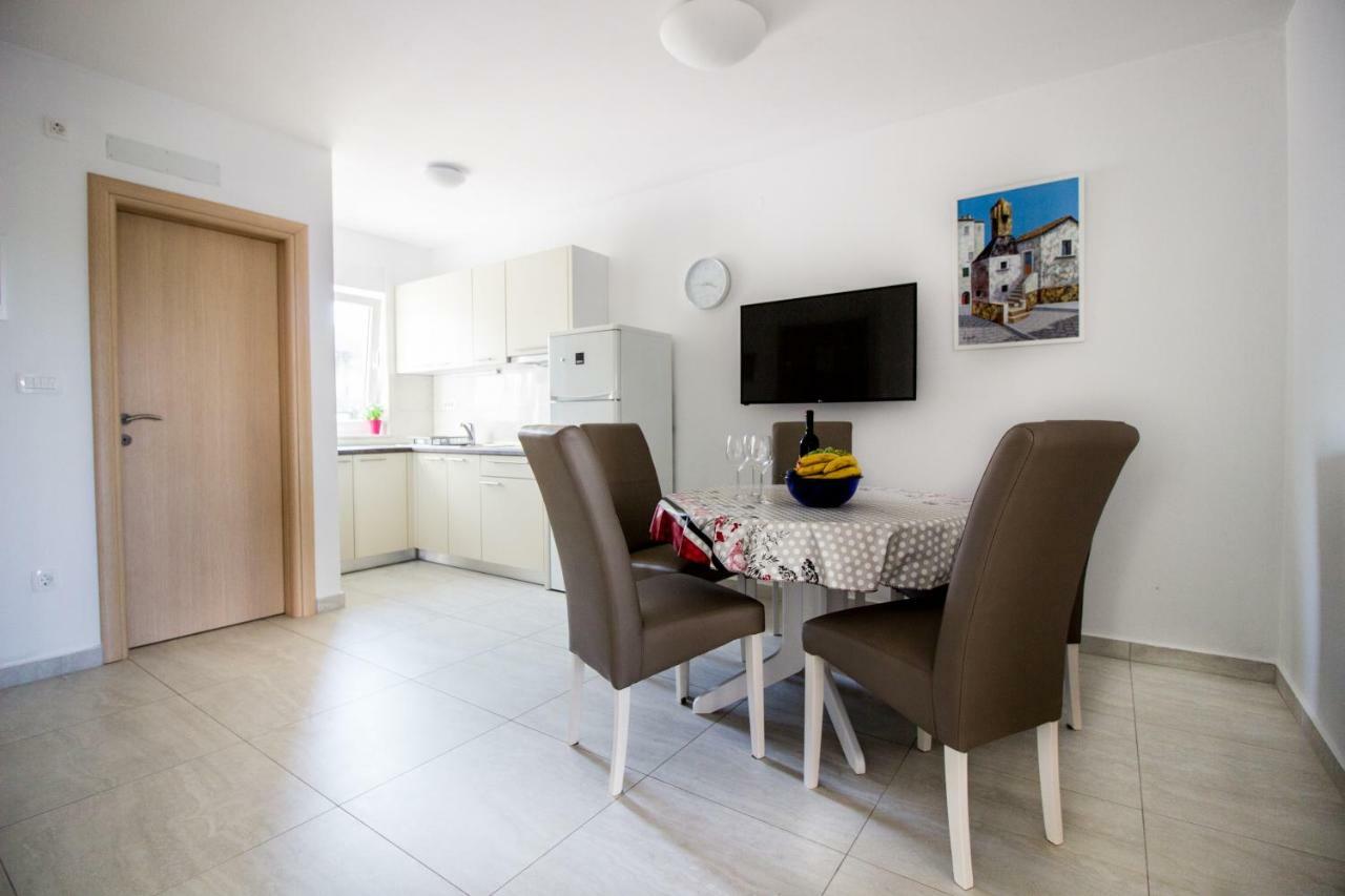 Appartamento Colic Njivice Esterno foto