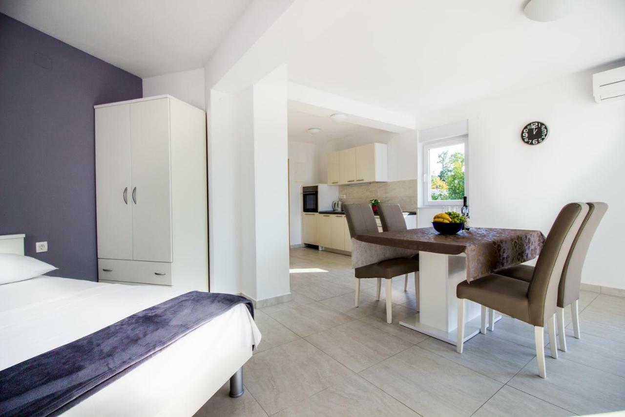 Appartamento Colic Njivice Esterno foto